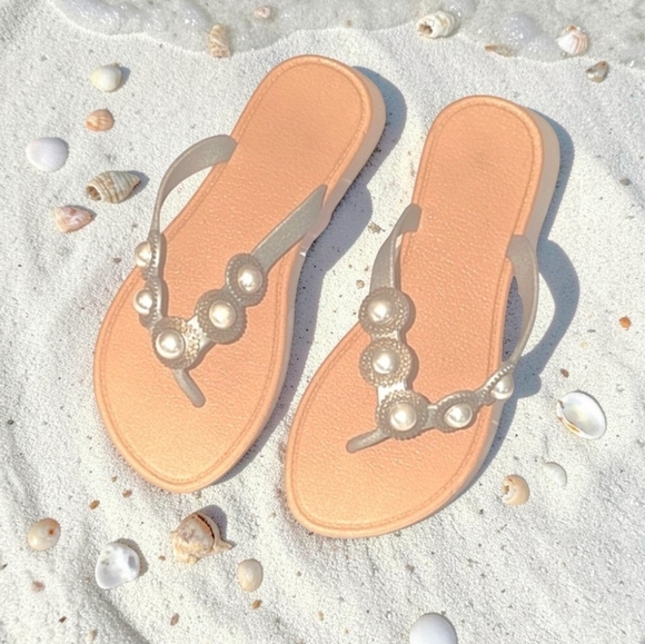 Shoes - 💙 Beaded Embellished Flip Flops So Adorable!!